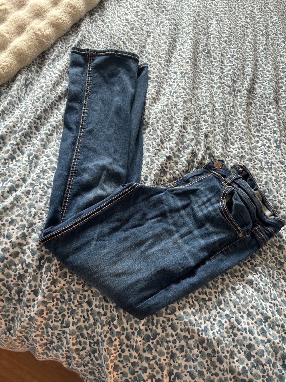 DH3 women’s size 6 straight leg jeans